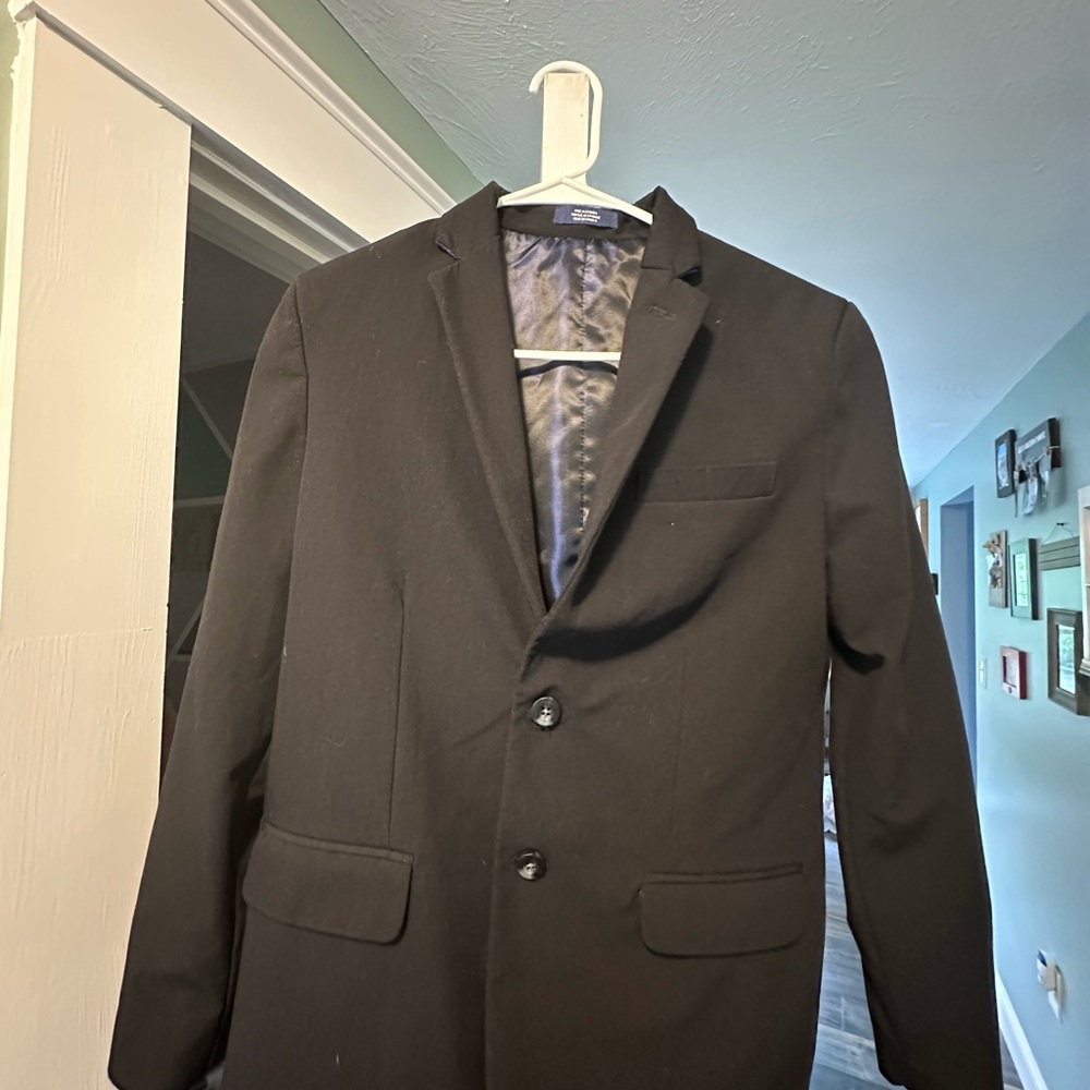 Izod Boys Black suit